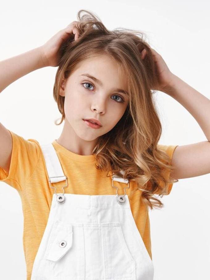 મુલતાની માટીમાં બળતરા વિરોધી અને ફૂગ વિરોધી ગુણધર્મો હોય છે જે વાળની ખંજવાળને દૂર કરે છે.