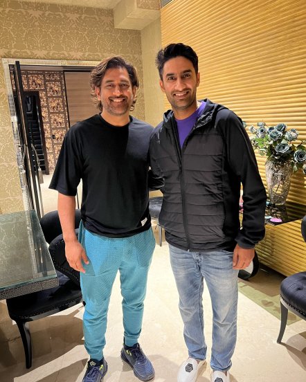 ઓલરાઉન્ડર ગુરકીરત સિંહ માને નવેમ્બર 2023માં આંતરરાષ્ટ્રીય ક્રિકેટમાંથી નિવૃત્તિની જાહેરાત કરી હતી. 33 વર્ષીય ગુરકીરત સિંહ માન ભારત માટે 3 વનડે રમી ચૂક્યા છે. (ફોટો સોર્સ-X)