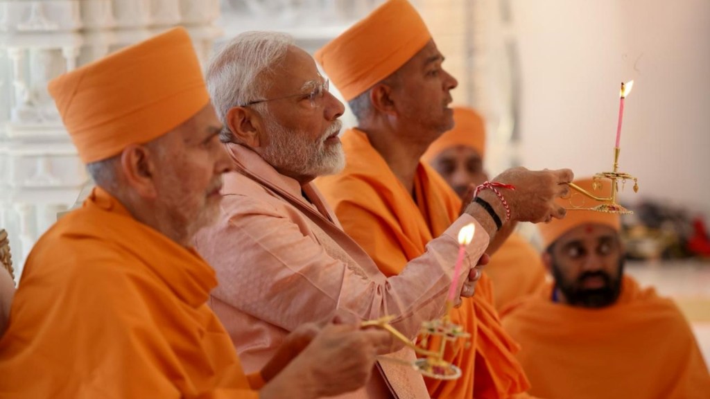 Abu Dhabi Temple PM Modi Visit:  પીએમ નરેન્દ્ર મોદીએ અબુધાબીના પ્રથમ હિન્દુ મંદિરનું ઉદ્ઘાટન કર્યું, ખાસ પૂજા કરી