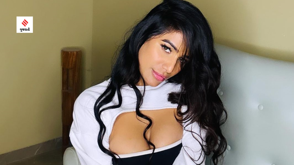 Poonam Pandey Photos passed away death cause celebrity updates gujarati news