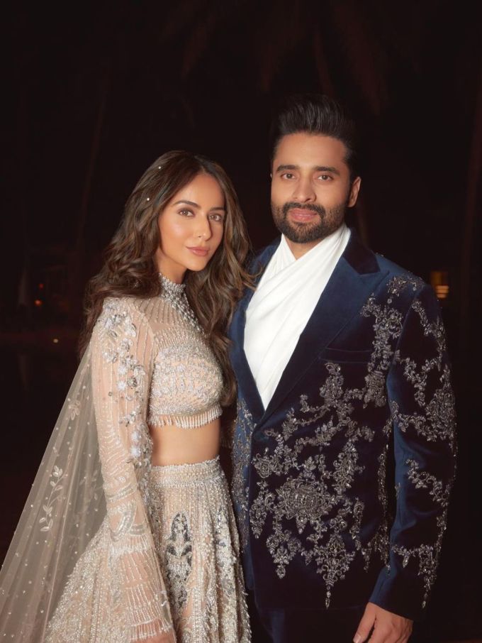 તાજતેરમાં  એક્ટ્રેસએ તેના પતિ જેકીની કેટલીક અદભૂત તસવીરો શેર કરી છે જે તેમની સંગીત નાઈટની હોય તેવું  લાગે છે.