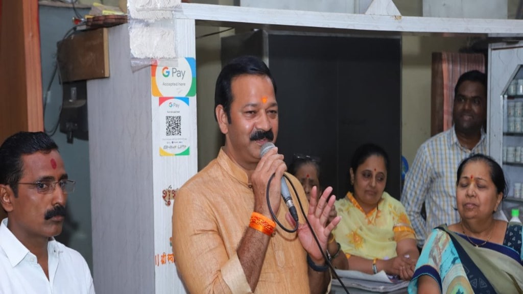 મહારાષ્ટ્ર રાજકારણ : વિવાદ ઉકેલવા પહોંચેલા ભાજપના MLA એ પોલીસ સ્ટેશનમાં જ શિવસનેના નેતા ઉપર કર્યું ફાયરિંગ