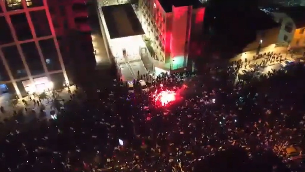 બેન્જામિન નેતન્યાહુ વિરુદ્ધ રસ્તાઓ ઉપર ઉતર્યા હજારો લોકો, હમાસ સંઘર્ષ વચ્ચે પોતાના જ દેશમાં ઘેરાયા ઈઝરાયલ PM