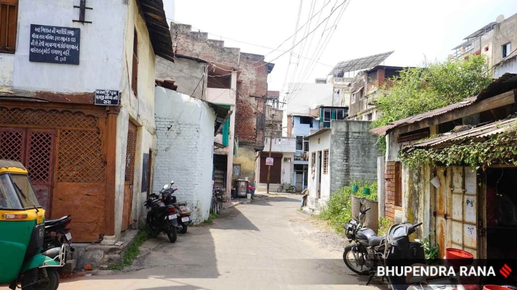 અશાંત ધારો : ગુજરાતના અશાંત વિસ્તારોમાં કેવી રીતે કાયદાએ અલ્પસંખ્યકો માટે આવાસ વિકલ્પોને ઘટાડ્યા અશાંત ધારો : ગુજરાતના અશાંત વિસ્તારોમાં કેવી રીતે કાયદાએ અલ્પસંખ્યકો માટે આવાસ વિકલ્પોને ઘટાડ્યા