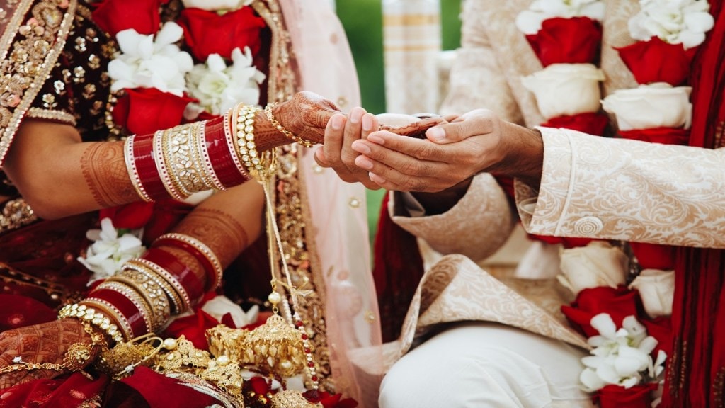 Marry Now Pay Later : લગ્ન માટે લોન લેવી જોઇએ? મેરી નાઉ પે લેટર શું તેના લાભ અને ગેરલાભ જાણો Marry Now Pay Later : લગ્ન માટે લોન લેવી જોઇએ? મેરી નાઉ પે લેટર શું તેના લાભ અને ગેરલાભ જાણો