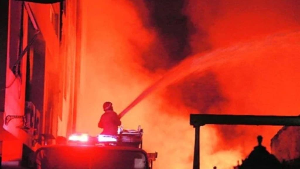 કેનેડા : ઘરમાં આગ, ત્રણ ભારતીય નાગરિકોના મોત, પોલીસને ષડયંત્રની આશંકા કેનેડા : ઘરમાં આગ, ત્રણ ભારતીય નાગરિકોના મોત, પોલીસને ષડયંત્રની આશંકા