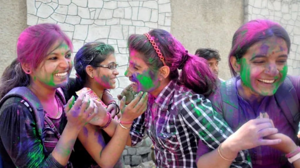 Dhuleti Celebrating in street, societies