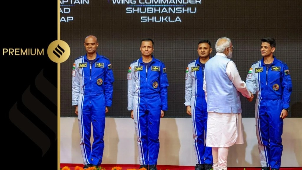 ગગનયાન મિશન: ચાર ભારતીય જવાનો કેવા પ્રકારની તાલીમ લઈ રહ્યા છે? યોગા વર્ગનો પણ સમાવેશ