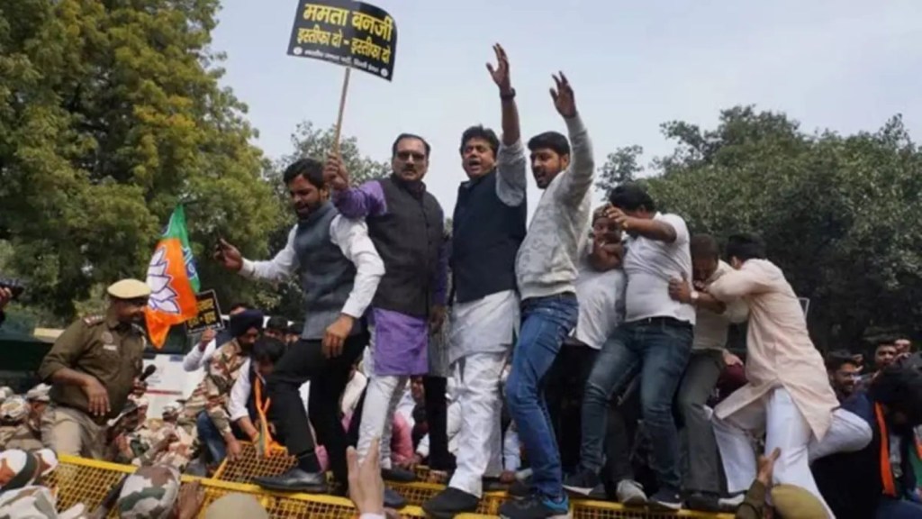 લોકસભા ચૂંટણી પહેલા ભાજપ 10,000 થી વધુ ‘નમો યોદ્ધાઓ’ તૈનાત કરશે, શું રહેશે જવાબદારી લોકસભા ચૂંટણી પહેલા ભાજપ 10,000 થી વધુ ‘નમો યોદ્ધાઓ’ તૈનાત કરશે, શું રહેશે જવાબદારી