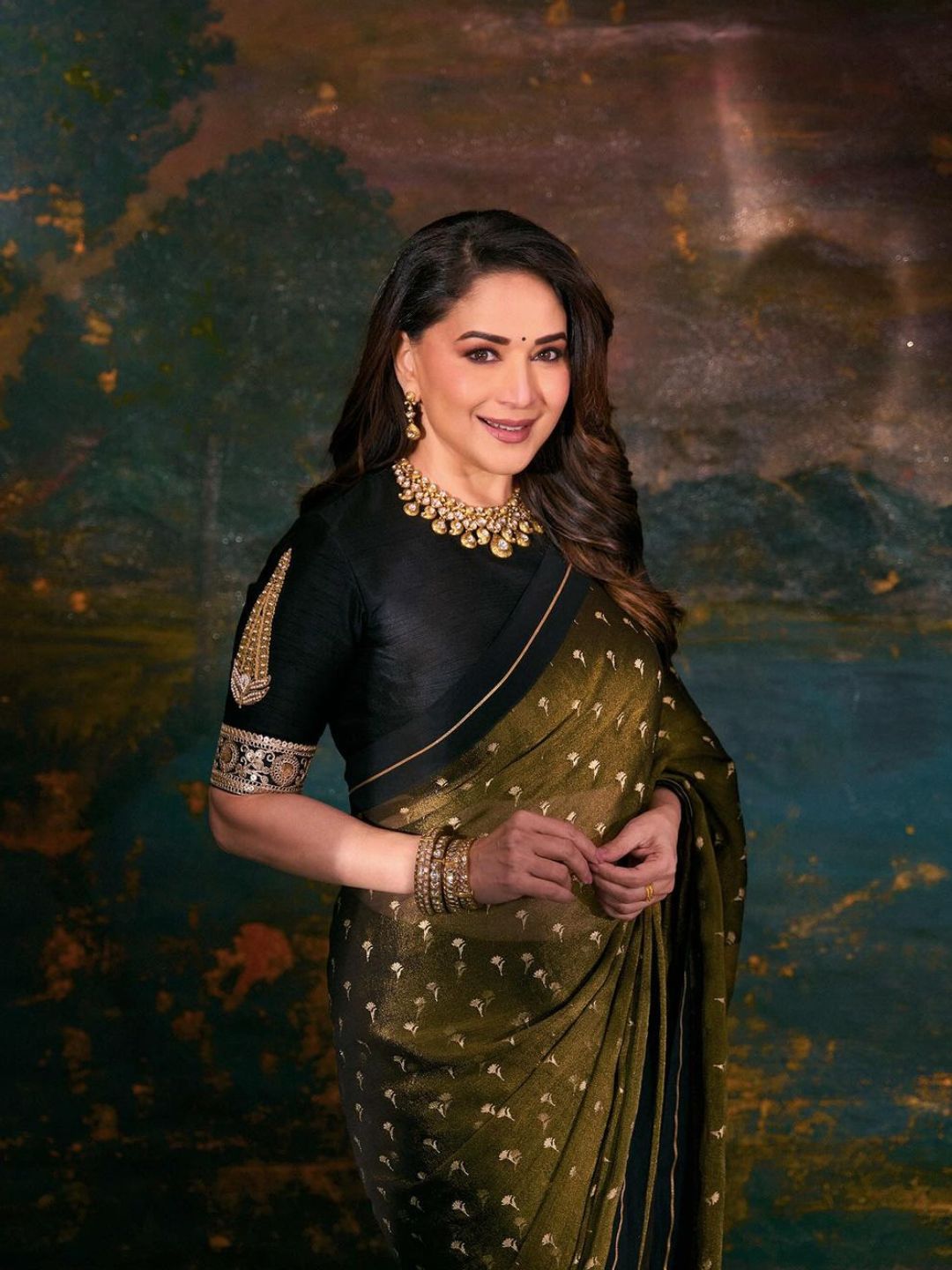 Madhuri Dixit RECREATES Her Iconic Hum Aapke Hain Koun Look In A Purple  Saree, Netizens Call