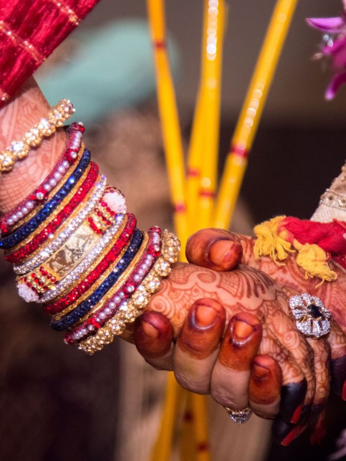 આજકાલ કુંડળીની સાથે બ્લડ ગ્રુપ વિશે પણ પૂછપરછ કરવામાં આવે છે. ઘણીવાર એવું કહેવામાં આવે છે કે જો વર અને કન્યા એક જ બ્લડ ગ્રુપના હોય, તો સમસ્યાઓ થશે. પરંતુ, આ સાચી સમજ કે ગેરસમજ છે જે ઘણા લોકોને ખબર નથી.