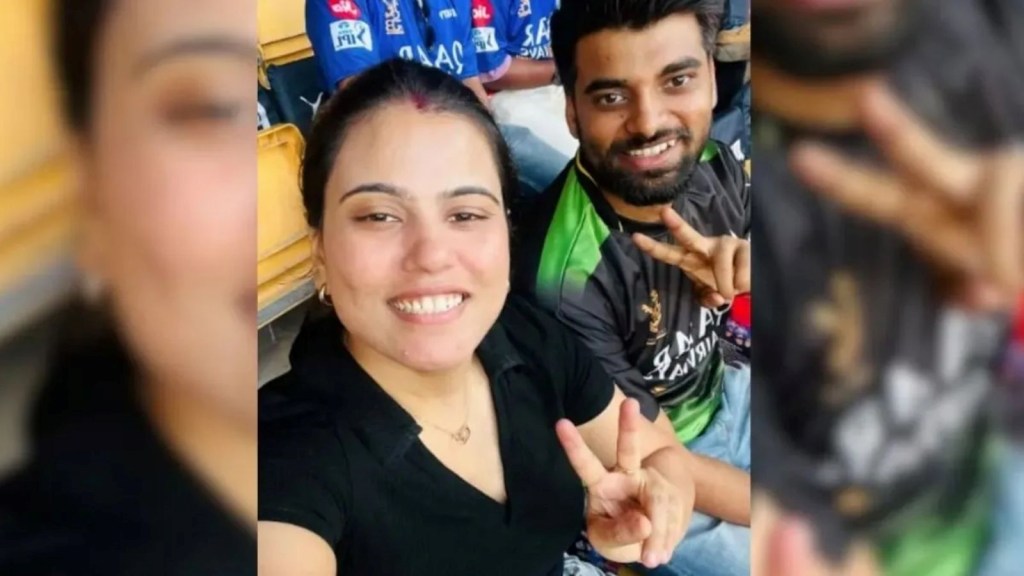 ઇમરજન્સી રજા લઇને મહિલા ઓફિસથી આઈપીએલ મેચ જોવા સ્ટેડિયમ પહોંચી, બોસે લાઇવ ટીવી પર પકડી ચોરી ઇમરજન્સી રજા લઇને મહિલા ઓફિસથી આઈપીએલ મેચ જોવા સ્ટેડિયમ પહોંચી, બોસે લાઇવ ટીવી પર પકડી ચોરી