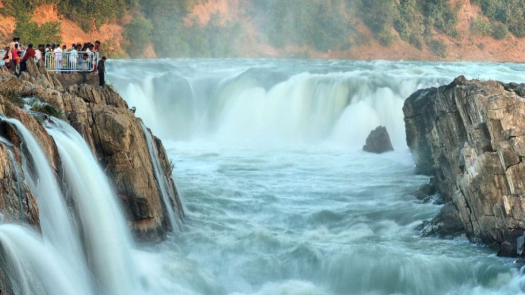 jabalpur famous tourist places | jabalpur | famous tourist places near gujarat | famous tourist places madhya pradesh | famous tourist places in summer | summer vacation places in india | madhya pradesh famous tourist places