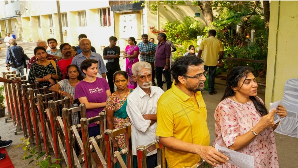 Lok Sabha Election 2024 Phase 1 Live Updates: કૂચબિહારમાં હિંસા, છત્તીસગઢમાં બ્લાસ્ટ, વોટિંગમાં ત્રિપુરા અને બંગાળ આગળ Lok Sabha Election 2024 Phase 1 Live Updates: કૂચબિહારમાં હિંસા, છત્તીસગઢમાં બ્લાસ્ટ, વોટિંગમાં ત્રિપુરા અને બંગાળ આગળ