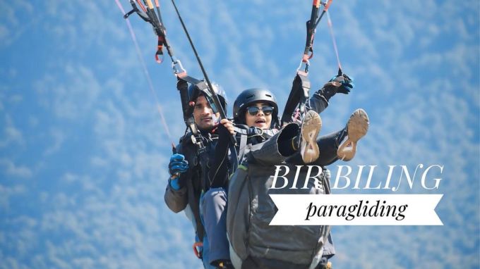 <strong>બીર બિલીંગ, હિમાચલ પ્રદેશ (Bir Billing, Himachal Pradesh)</strong><br>હિમાચલ પ્રદેશનું કાંગડા જિલ્લામાં આવેલું બીર બિલિંગ એડવેન્ચર માટેનું પ્રખ્યાત સ્થળ છે. આ સ્થળ પર્વત અને જંગલથી ઘેરાયેલું એક રમણીય પ્રવાસન સ્થળ છે. ઉંચા પહાડો બીર બલીંગને પેરાગ્લાઈડિંગ કરવા માટે શ્રેષ્ઠ સ્થળ બનાવે છે. આથી જ બીર બિલીંગને ભારતનું પેરાગ્લાઈડિંગ કેપિટલ કહેવામાં આવે છે.(Photo - Social Media)