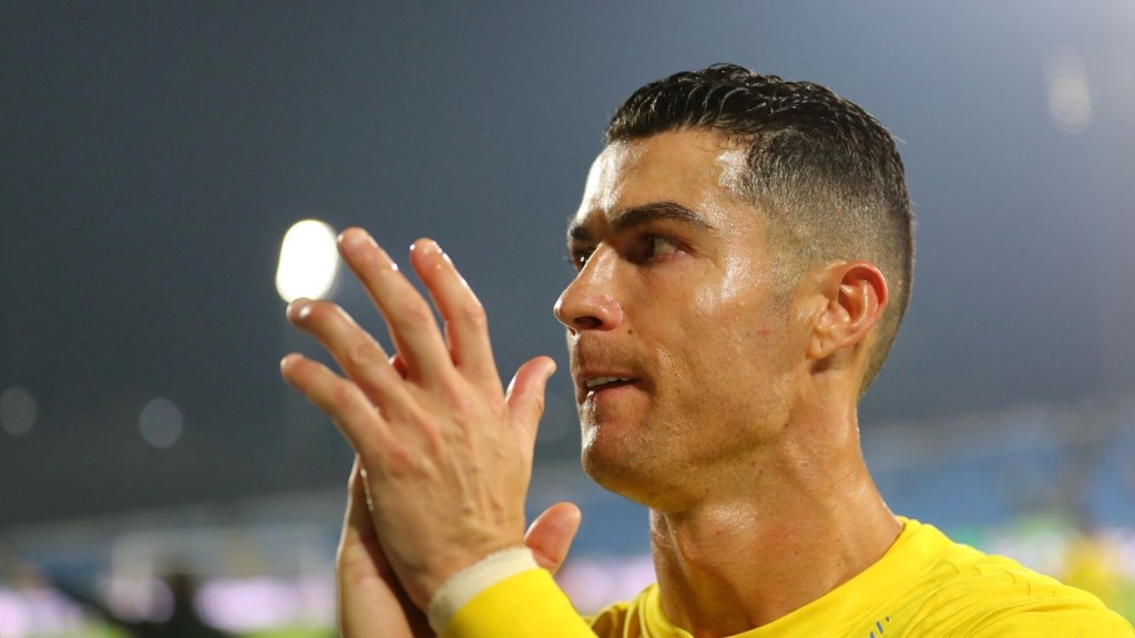 રોનાલ્ડો ચોથી વખત સૌથી વધુ કમાણી કરનાર એથ્લીટ બન્યો, કોઈ ક્રિકેટર આસપાસ પણ નથી, જાણો ટોપ-10ની યાદી રોનાલ્ડો ચોથી વખત સૌથી વધુ કમાણી કરનાર એથ્લીટ બન્યો, કોઈ ક્રિકેટર આસપાસ પણ નથી, જાણો ટોપ-10ની યાદી