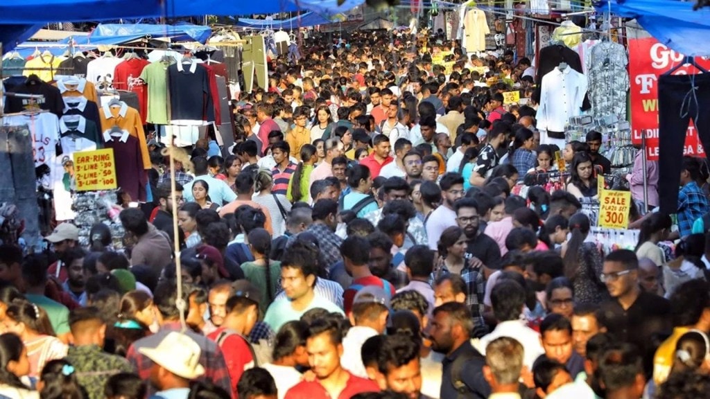 હિંદુ વસ્તીનો હિસ્સો 7.82% ઘટ્યો, જ્યારે ખ્રિસ્તીઓ, મુસ્લિમો, શીખોનો હિસ્સો વધ્યો: PM-EAC