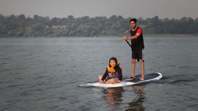 ઉનાળા, ચોમાસામાં કોટણા બીચનો નજારો જોવા લાયક હોય છે. ચોમાસા દરમિયાન મહીસાગર નદીમાં ભરપૂર પાણી હોય છે. ઉપરાંત આસપાસના કુદરતી દ્રશ્ય જોઇ પ્રવાસીઓનું મન પ્રફુલ્લિત થઇ જાય છે. (photo - Social Media)