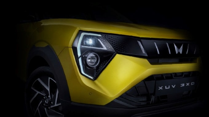 Mahindra XUV 3XO Design, MX1 : XUV 3XO ના MX1 વેરિઅન્ટમાં 1.2L ટર્બો પેટ્રોલ એન્જિન છે અને તેમાં છ-સ્પીડ મેન્યુઅલ ટ્રાન્સમિશન છે. આ સાથે તેમાં હેલોજન પ્રોજેક્ટર હેડલાઇટ, 6 એરબેગ્સ, ઇલેક્ટ્રોનિક સ્ટેબિલિટી કંટ્રોલ, 16-ઇંચ સ્ટીલ વ્હીલ્સ, પાવર વિન્ડોઝ વન ટચ ડાઉન, રિવર્સ પાર્કિંગ સેન્સર, મુસાફરો માટે 3 પોઇન્ટ સીટ બેલ્ટ, ઇલેક્ટ્રિકલી એડજસ્ટેબલ ORVM જેવી સુવિધાઓ આપવામાં આવી છે. ભારતીય બજારમાં આ કારની કિંમત 7.49 લાખ રૂપિયા (એક્સ-શોરૂમ કિંમત) છે.(photo -mahindra.com)