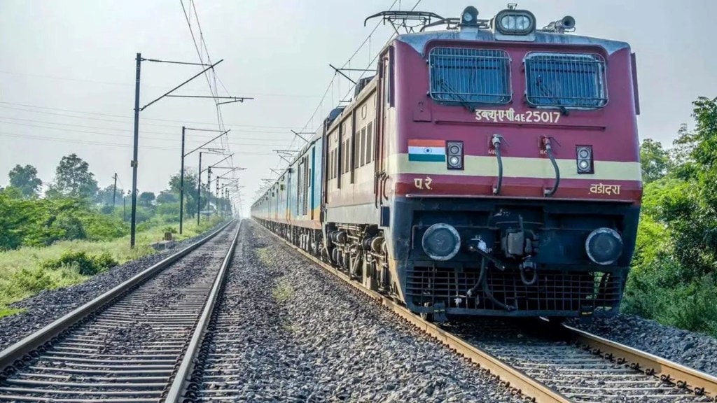Train Ticket: ચાર્ટ તૈયાર થયા બાદ ચાલતી ટ્રેનમાં મળશે કન્ફર્મ ટ્રેન ટિકિટ, જાણો કેવી રીતે