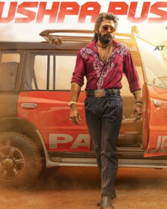 અલ્લુ અર્જુન (Allu Arjun) અભિનિતી સુકુમારની ડાયરેસીટેડ ફિલ્મ પુષ્પા: ધ રાઇઝ ની રીલીઝ પછી પ્રેક્ષકો દ્વારા ખુબજ વખાણવામાં આવી હતી. આ ફિલ્મ કોવિડ સમયમાં સ્મેશ હિટ બની હતી અને તેની સિક્વલ પુષ્પાઃ ધ રૂલ વર્ષની સૌથી વધુ રાહ જોવાતી ફિલ્મોમાંની એક છે. 