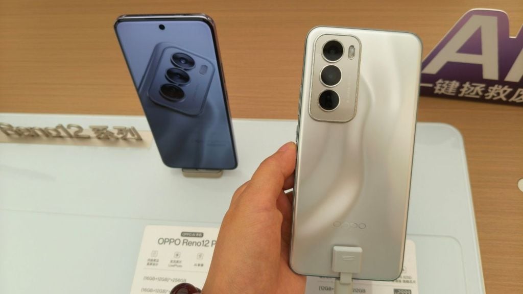 OPPO Reno 12, Reno 12 Pro: પાવરફુલ ફીચર્સ અને કેમેરા સાથે ઓપ્પો રેનો 12 સ્માર્ટફોન લોન્ચ, 512 GB સ્ટોરેજ, જાણો કિંમત