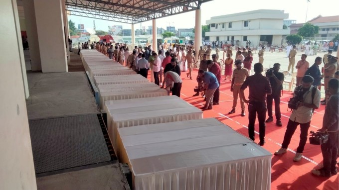 સુપર હર્ક્યુલસ એરક્રાફ્ટની પસંદગી એટલા માટે કરવામાં આવી છે કારણ કે તે 19 ટન વજન ઉપાડી શકે છે. ઉપરાંત, હર્ક્યુલસ એરક્રાફ્ટ મોટા રનવે વિના ટૂંકા અંતરે ટેકઓફ કરવા અને ઉતરાણ કરવામાં સક્ષમ છે. તે ખૂબ જ ટૂંકા રનવે પર પણ ટેક ઓફ કરી શકે છે. (Express photo - Nitin RK)