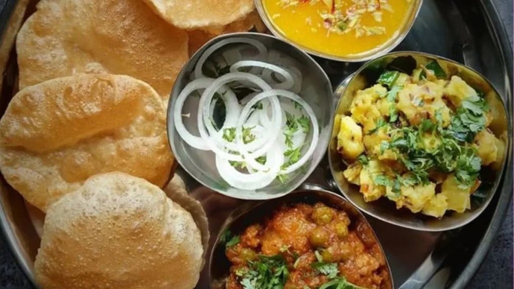 પુરી શાક વેચતા દુકાનદાર પર GST નો દરોડો, તેની કમાણી જાણીને તમે ચોંકી જશો, વેપારીને પકડવા AI નો ઉપયોગ પુરી શાક વેચતા દુકાનદાર પર GST નો દરોડો, તેની કમાણી જાણીને તમે ચોંકી જશો, વેપારીને પકડવા AI નો ઉપયોગ