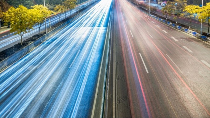 પટના-પૂર્ણિયા એક્સપ્રેસવે, બક્સર-ભાગલપુર હાઇવે, બોધગયા-રાજગીર-વૈશાલી-દરભંગા અને બક્સરમાં ગંગા નદી પર એક વધારાનો બે લેનનો પુલ રૂ. 26,000 કરોડના ખર્ચે બાંધવામાં આવશે. (Photo- freepik)