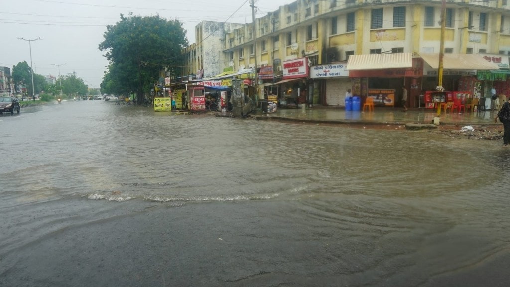 Gujarat Rain : હવે મધ્ય ગુજરાતમાં બારે મેઘ ખાંગા, બોરસદમાં 14 ઇંચ, વડોદરામાં 8.5 ઇંચ વરસાદ Gujarat Rain : હવે મધ્ય ગુજરાતમાં બારે મેઘ ખાંગા, બોરસદમાં 14 ઇંચ, વડોદરામાં 8.5 ઇંચ વરસાદ