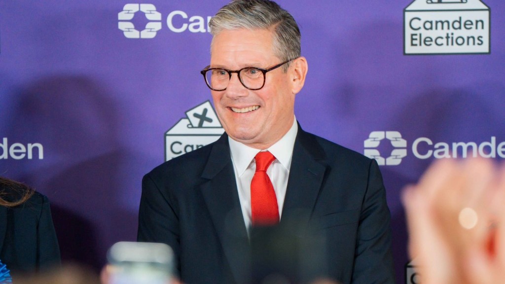 બ્રિટનમાં લેબર પાર્ટીની વાપસી, શું ભારત માટે વધારશે ટેન્શન? જાણો શું છે કીર સ્ટાર્મરની જીતનો અર્થ બ્રિટનમાં લેબર પાર્ટીની વાપસી, શું ભારત માટે વધારશે ટેન્શન? જાણો શું છે કીર સ્ટાર્મરની જીતનો અર્થ