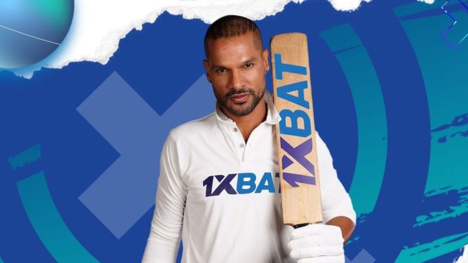 <strong>શિખર ધવન (Shikhar Dhawan)</strong><br>શિખર ધવન એ ઘણા વર્ષ પહેલા ઓસ્ટ્રેલિયાની આયશા મુખર્જીને ડેટ કર્યા બાદ વર્ષ 2012માં લગ્ન કર્યા હતા. આયશા આ અગાઉ પણ એક વખત લગ્ન કરી ચૂકી હતી અને તે લગ્નથી તેને બે દીકરી પણ છે. તો શિખર ધવન અને આયશા મુર્ખર્જીના લગ્નથી 10 વર્ષનો એક પુત્ર છે, જેનું નામ જોરાવર છે. શિખર ધવન 2015થી પોતાના પરિવાર સાથે ઓસ્ટ્રેલિયામાં રહે છે. હકીકતમાં બંને વચ્ચે સંબંધ વણસ્યા તો શિખર ધવને આરોપ મૂક્યો કે આયશા ઘણા વર્ષ સુધી તેના પુત્ર જોરાવર સાથે ઓસ્ટ્રેલિયામાં રહી અને ભારત આવવા સતત ઇનકાર કરતી રહી. છેલ્લે ઓક્ટોબર 2023માં કોર્ટે શિખર ધવનની છુટાછેડાની અરજી ને માનસિક ઉત્પીડનના આધારે મંજૂરી આપી. (Photo: @shikhardofficial)