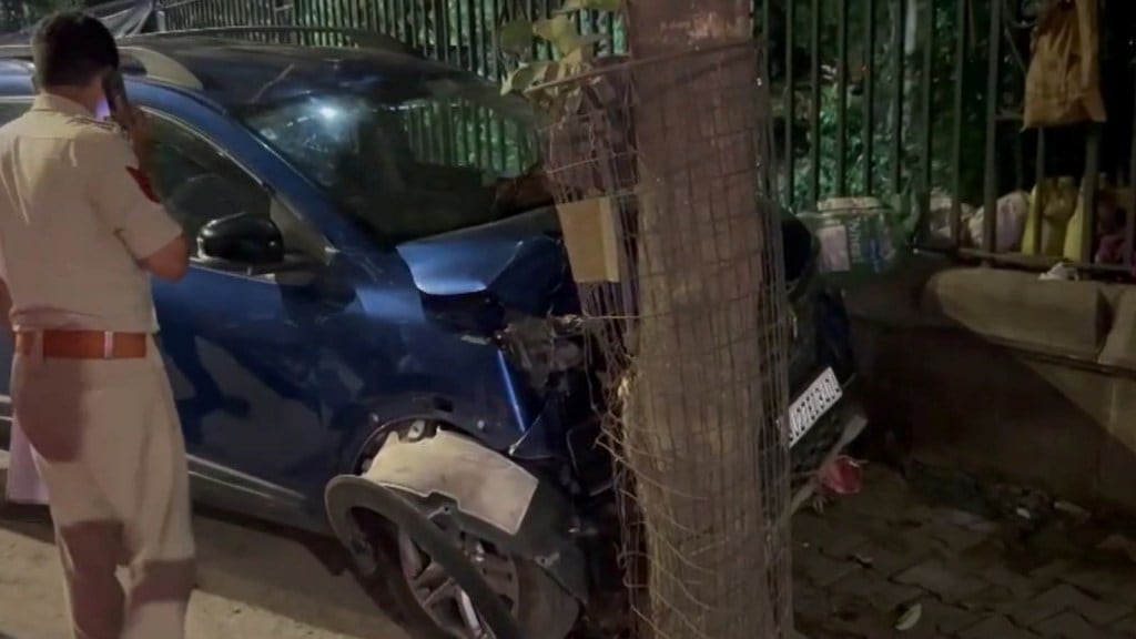 વડોદરા અકસ્માત : કાર ફૂટપાથ પર ચઢી ગઈ, એક વ્યક્તિનું મોત, બે ઈજાગ્રસ્ત વડોદરા અકસ્માત : કાર ફૂટપાથ પર ચઢી ગઈ, એક વ્યક્તિનું મોત, બે ઈજાગ્રસ્ત