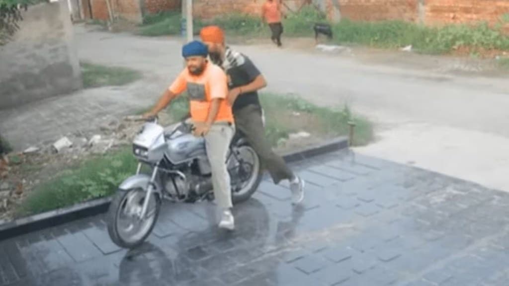 પંજાબના ગામમાં બદમાશોએ અમેરિકન નાગરિકને મારી ગોળી, સુખબીર બાદલે કહ્યું- વર્તમાન સ્થિતિ… પંજાબના ગામમાં બદમાશોએ અમેરિકન નાગરિકને મારી ગોળી, સુખબીર બાદલે કહ્યું- વર્તમાન સ્થિતિ…