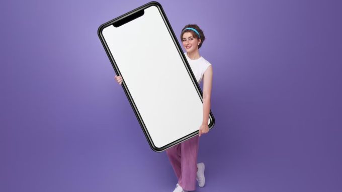 <strong>ભારતમાં 20000 થી ઓછી કિંમતના બેસ્ટ બજેટ 5જી સ્માર્ટફોન</strong><br>સ્માર્ટફોન જીવન જરૂરિયાત વસ્તુ બની ગઇ છે. ફોન પર વાત કરવાથી લઇ શોપિંગ કે બેંક સહિત મહત્વપૂર્ણ કામકાજ ઘરે બેઠા સ્માર્ટફોન વડે સરળતાથી પતાવી શકાય છે. હાલ બજારમાં દરરોજ નવા સ્માર્ટફોન લોન્ચ થયા કરે છે. ટેકનલોજી સાથે મોબાઇલ ફોન વધુ સ્માર્ટ થઇ રહ્યા છે. એક સમયે સામાન્ય એલસીડી સ્ક્રીન, બેઝિક કેમેરા અને બેટરી, આ ડિવાઇસમાં હવે સુપર એમોલેડ સ્ક્રીન, 200MP સુધીનો કેમેરા અને 6000mAh સુધીની બેટરી જેવા ફીચર્સ આવી ગયા છે. (Photo: Freepik)