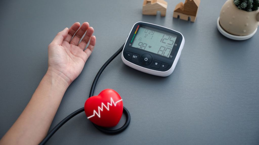High Blood Pressure : સવારે આટલા લક્ષણો અનુભવાય છે? તો હાઈ બ્લડ પ્રેશરના ચેતવણીના ચિહ્નો જાણો High Blood Pressure : સવારે આટલા લક્ષણો અનુભવાય છે? તો હાઈ બ્લડ પ્રેશરના ચેતવણીના ચિહ્નો જાણો