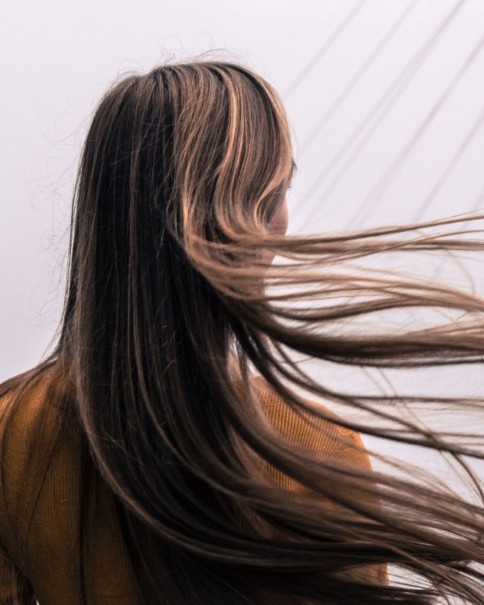  જો તમે ચોમાસામાં તમારા વાળની ​​સંભાળ કેવી રીતે રાખવી તે વિચારી રહ્યાં હોવ, તો અહીં ચોમાસામાં વાળની ​​સંભાળની કેટલીક ટીપ્સ સૂચવે છે, અહીં જાણો