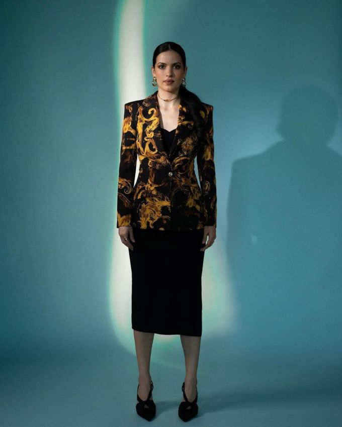 અભિનેત્રી નતાશા સ્ટેનકોવિકે (Natasha Stankovic) તાજેતરમાં એક ક્રિપ્ટિક નોટ શેર કરી છે. થોડા દિવસો પહેલા વાયરલ થયેલા અહેવાલોમાં કહેવામાં આવ્યું હતું કે ટીમ ઈન્ડિયાના ક્રિકેટર હાર્દિક પંડ્યા સાથે તેના છૂટાછેડા પાછળનું સાચું કારણ એ હતું કે તે ખૂબ જ ઘમંડી હતો. નતાશાની આ નોટ જોઈને ચાહકો અનુમાન લગાવી રહ્યા છે કે વાયરલ થયેલા સમાચાર પાછળ ચોક્કસથી કંઈક સત્ય છે.  નતાશા આવી પોસ્ટ વાયરલ, જુઓ 