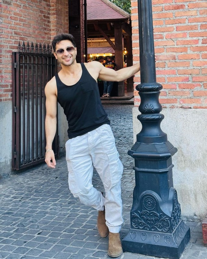 <strong>હર્ષ બેનીવાલ (Harsh Beniwal Youtuber)</strong><br>ફેમસ યૂટ્યૂબર અને કોમેડિયન હર્ષ બેનીવાલ કહેવામાં આવી રહ્યું છે કે તે બિગ બોસ 18માં જોવા મળી શકે છે. (Photo: @harshbeniwal)