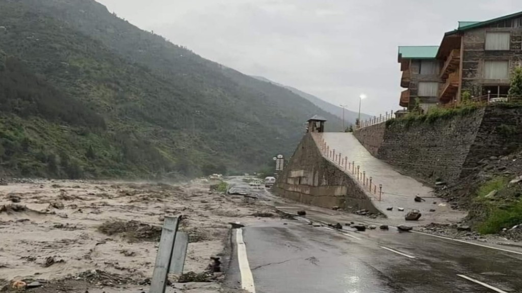 હિમાચલ ત્રાસદી : હિમાચલમાં હજી પણ 50 થી વધુ લોકો લાપતા, રેસ્ક્યૂ માટે NDRF ઉપરાંત સેનાની પણ મદદ લેવાઈ હિમાચલ ત્રાસદી : હિમાચલમાં હજી પણ 50 થી વધુ લોકો લાપતા, રેસ્ક્યૂ માટે NDRF ઉપરાંત સેનાની પણ મદદ લેવાઈ