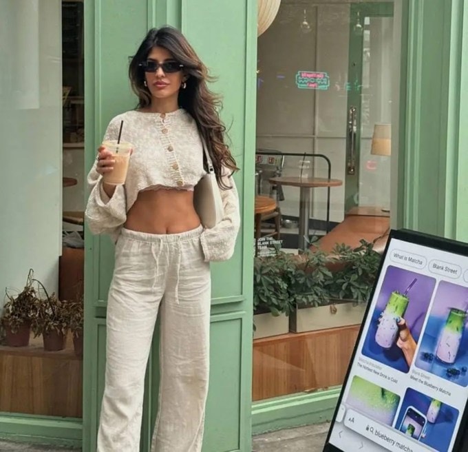 આ સિવાય બિગ બોસ 13ના ફાઇનલિસ્ટ અસીમ રિયાઝ સાથે 2022માં મ્યુઝીક વીડિયો નાઇટ્સ એન ફાઇટ્સમાં કામ કરી ચુકી છે. બન્નેની ઓન સ્ક્રીન કેમિસ્ટ્રી દર્શકોને ખૂબ પસંદ પડી હતી. (Pics - jasmin Walia Insta)