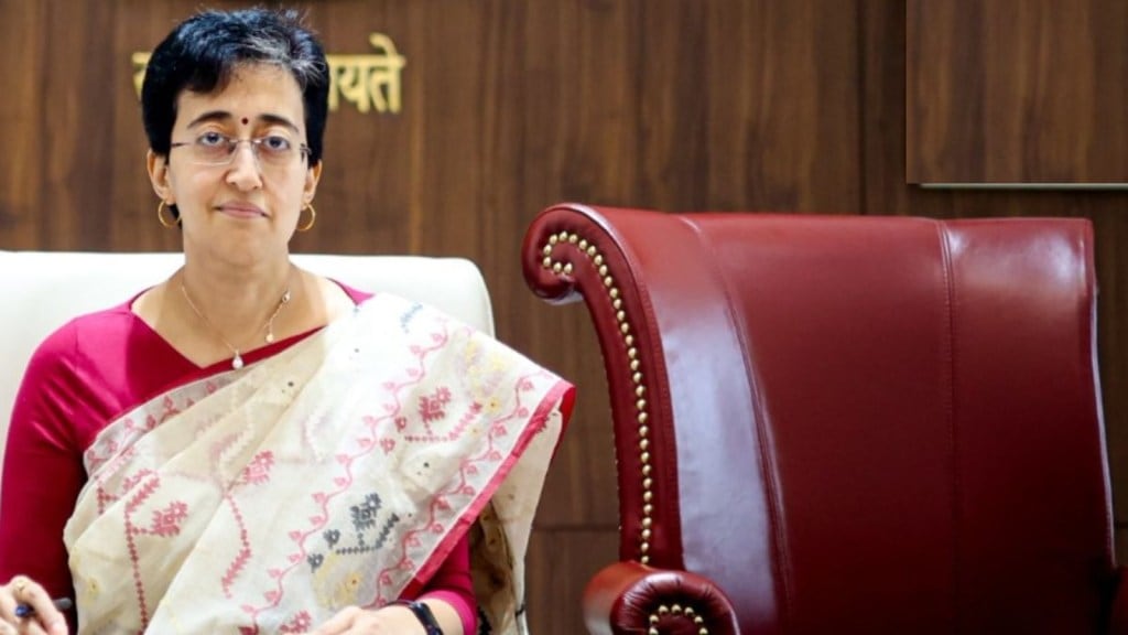 દિલ્હી રાજકારણ : આતિષીની બાજુમાં રાખેલી ખાલી ખુરશીનો અર્થ શું છે? દિલ્હી સરકાર કેજરીવાલ જ ચલાવશે? દિલ્હી રાજકારણ : આતિષીની બાજુમાં રાખેલી ખાલી ખુરશીનો અર્થ શું છે? દિલ્હી સરકાર કેજરીવાલ જ ચલાવશે?