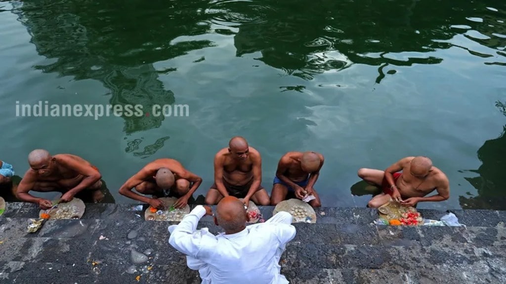 Sarva Pitru Amavasya 2024 Date: સર્વ પિતૃ અમાસ પર સૂર્ય ગ્રહણ, શ્રાદ્ધ પિંડદાન કરવું કે નહીં, જાણો તર્પણ કરવાનું શુભ મુહૂર્ત અને વિધિ
