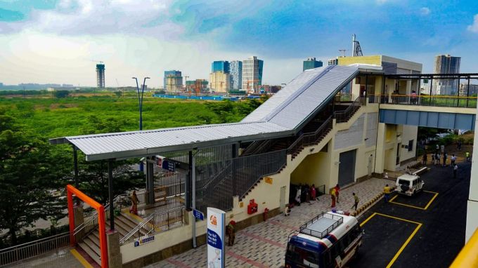 એપીએમસી(વાસણા)થી ગાંધીનગર સેક્ટર-1 સુધીની 33.5 કિ.મીની મેટ્રો યાત્રા માત્ર 65 મિનિટમાં પૂર્ણ થાય છે, જેનો ખર્ચ માત્ર 35 રૂપિયા રહેશે. (Express Photo By Bhupendra Rana)