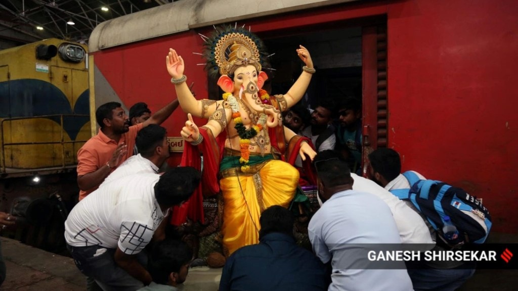 ગણેશ ચતુર્થી 2024 : ભગવાન ગણેશની મૂર્તિ ખરીદતી વખતે આ વાત ખાસ ધ્યાન રાખો, જાણો