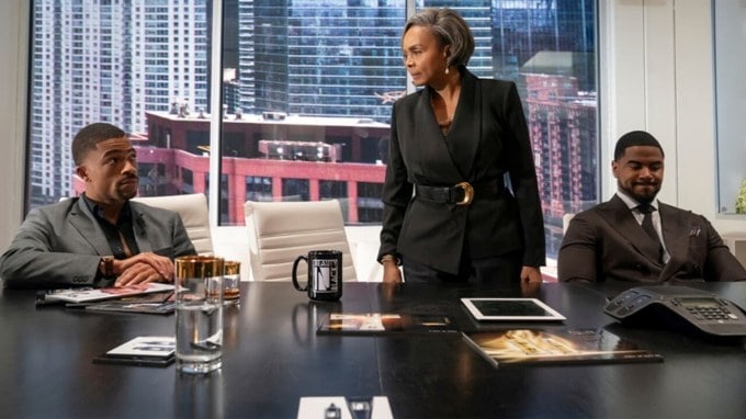 <strong>Beauty in Black<br></strong>જો તમને મિસ્ટ્રી અને થ્રિલર ગમે છે તો 'બ્યુટી ઇન બ્લેક' તમારા માટે પરફેક્ટ છે. આ વેબ સિરીઝ નેટફ્લિક્સ પર 24 ઓક્ટોબરે રિલીઝ થઇ છે.