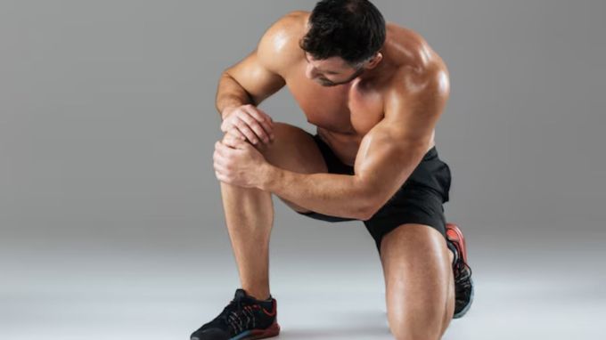 <strong>અખરોટ ખાવાથી હાડકાં મજબૂત બનશે</strong><br>અખરોટમાં કેલ્શિયમ, મેગ્નેશિયમ અને ફોસ્ફરસ સારી માત્રામાં હોય છે, જેના સેવનથી હાડકાં મજબૂત થાય છે. (Photo: Freepik)