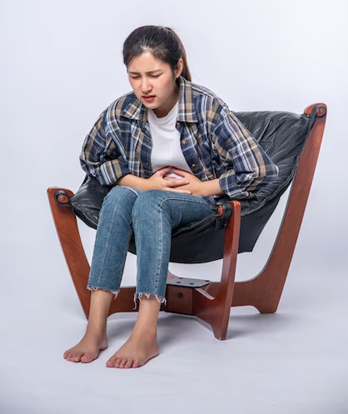 <strong>અખરોટ કબજિયાતમાં રાહત આપશે</strong><br>અખરોટ કબજિયાતથી પીડાતા લોકો માટે પણ ફાયદાકારક સાબિત થઈ શકે છે . તેમાં ભરપૂર માત્રામાં ફાઈબર હોય છે જે આ સમસ્યાથી છુટકારો મેળવવામાં મદદ કરે છે. (Photo: Freepik)