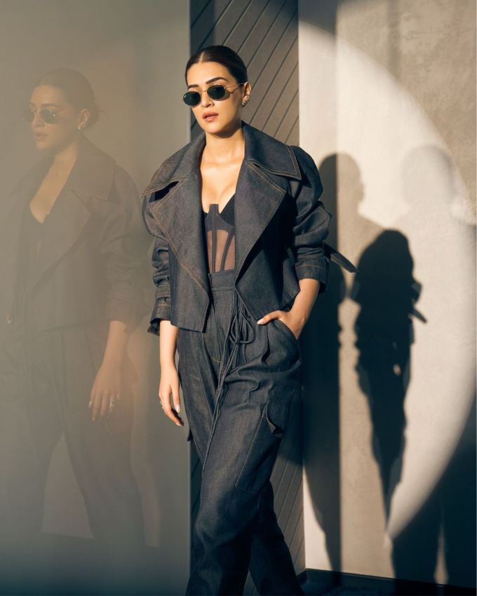 અન્ય વિન્ટર આઉટફિટમાં તેણે ડેનિમ બ્લેઝર પહેર્યું છે, જે લુઝ સાઈઝમાં છે આ લુક એલિંગટ અને કમ્ફર્ટ સાથે વિન્ટર ફેશન માટે પરફેક્ટ છે.