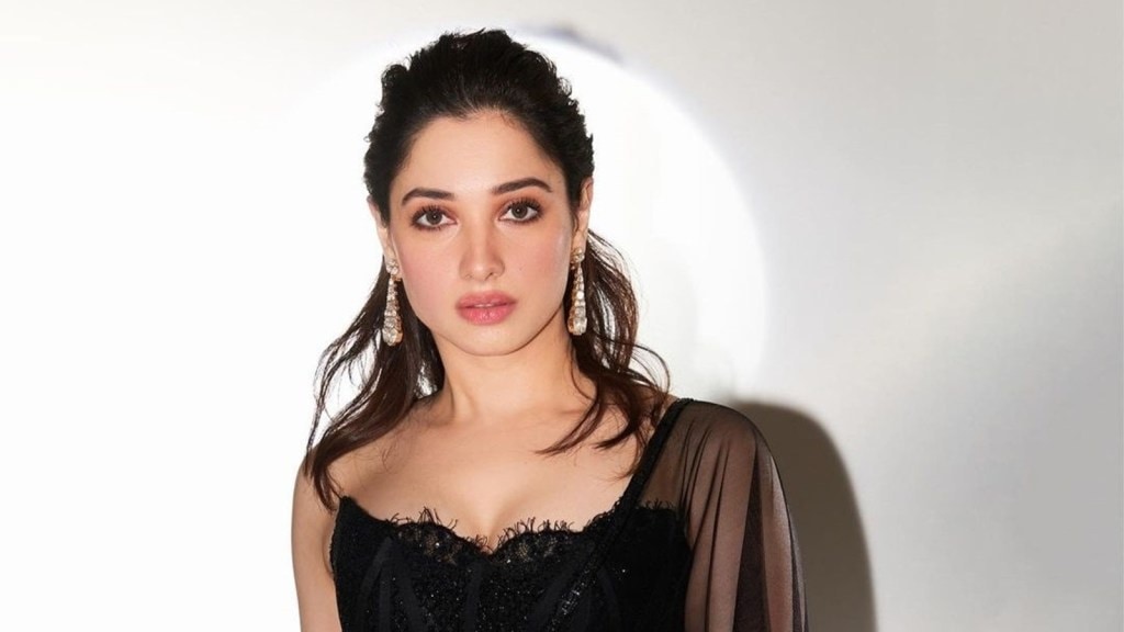 ED Grills Tamannaah Bhatia: તમન્ના ભાટિયા માટે રાત બહુ ભારે રહી, ED એ 8 કલાક પૂછપરછ કરી ED Grills Tamannaah Bhatia: તમન્ના ભાટિયા માટે રાત બહુ ભારે રહી, ED એ 8 કલાક પૂછપરછ કરી